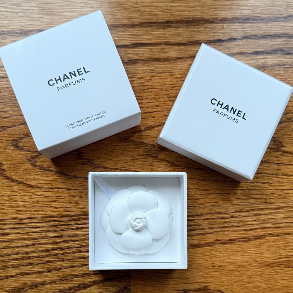 CHANEL Camellia Ceramic Diffuser